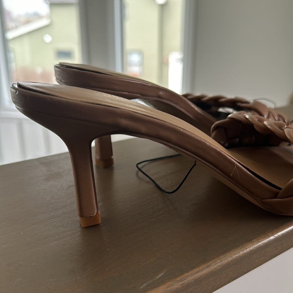 Quilted Square Toe Heel - Picture 4 of 4